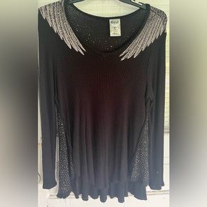 Vocal Brand tunic top
